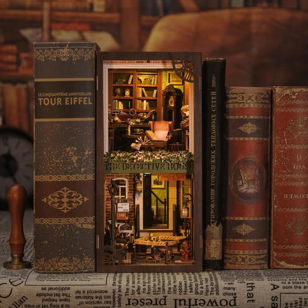 DIY Book Nook - Detective House