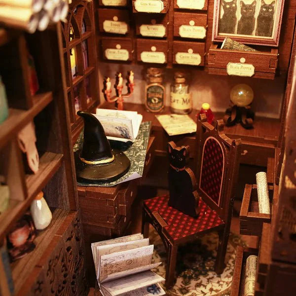 DIY Book Nook - Magic Pharmacist