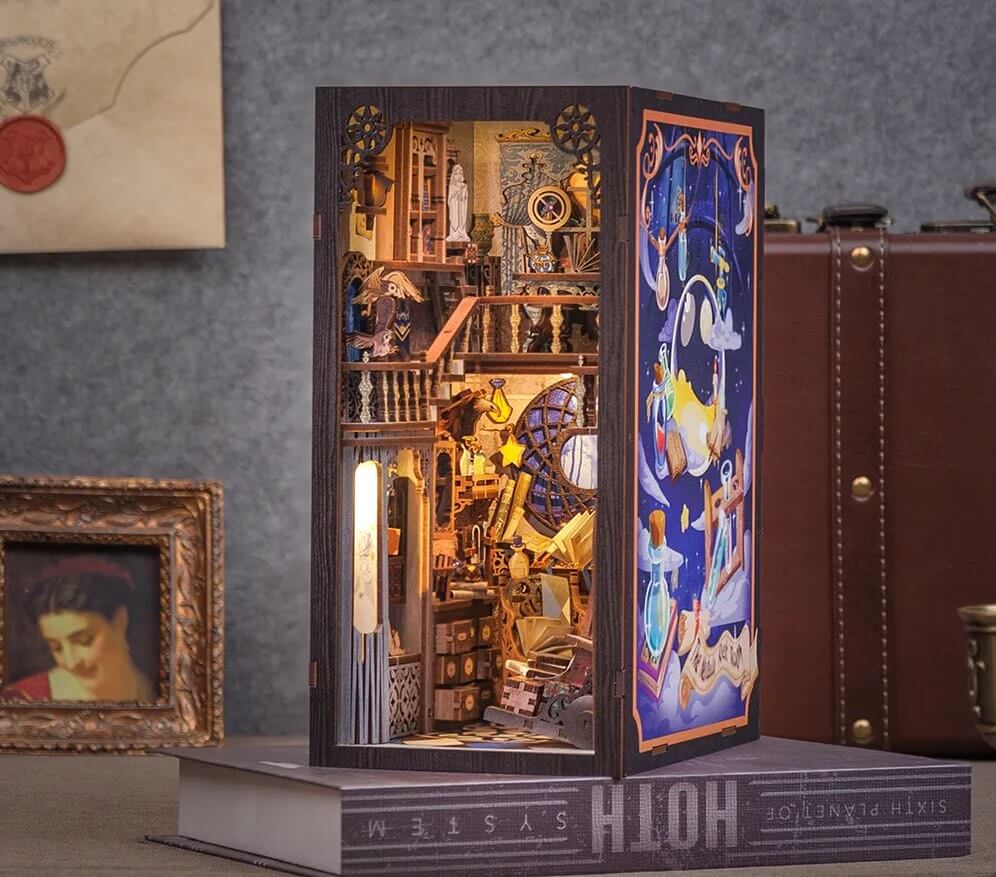 DIY Book Nook - Nebula Room