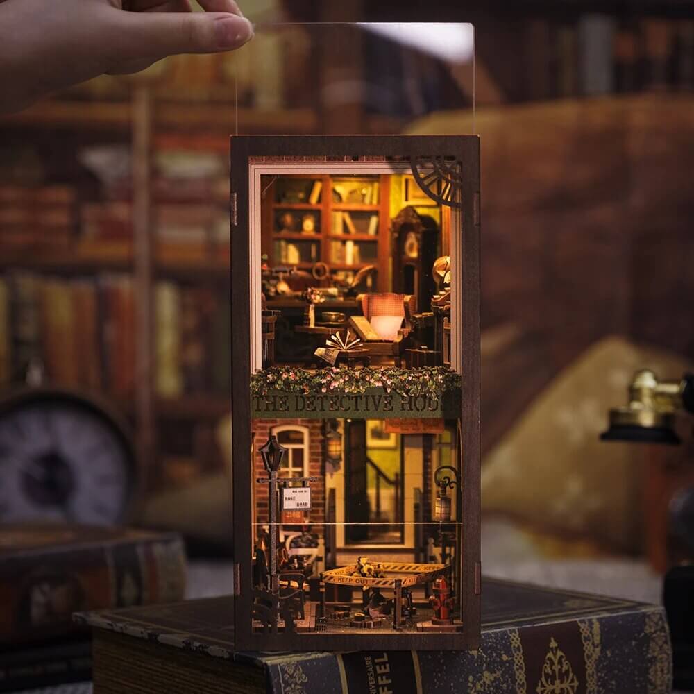 DIY Book Nook - Detective House